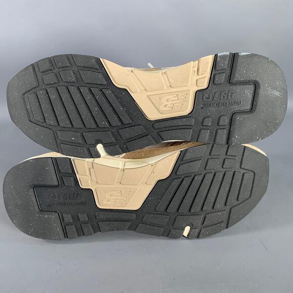 NEW BALANCE 997R Size 12 Cream Taupe Color Block Suede Chunky Sole Sneakers - Picture 6 of 8